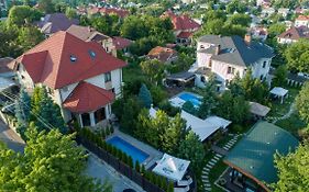 Diplomat Club Hotel Chişinău Exterior photo