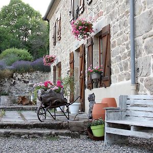 La Belle Ame Bed and Breakfast Saint-Priest-des-Champs Exterior photo