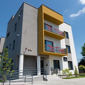 Clement Apartments Piatra Neamţ Exterior photo