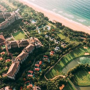 Raffles Hainan Clear Water Bay Hotel Lingshui  Exterior photo