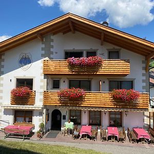 Gasthaus St. Valentin Hotel Chiusa Exterior photo