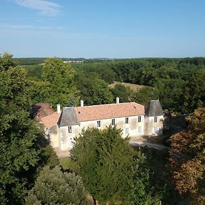 Domaine De Seugnac Bed and Breakfast Pons Exterior photo