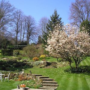 Chart House Bed And Breakfast Dorking Exterior photo