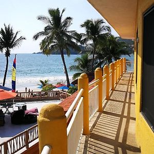 Pie De Playa La Ropa Hotel Zihuatanejo Exterior photo