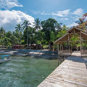Pristine Paradise Dive Resort Una Una Pulau Unauna Exterior photo