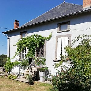 Chambre D'Hote Equestre Au Petit Bonheur Bed and Breakfast Chateldon Exterior photo