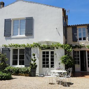 Le Clos Des Treilles Bed and Breakfast Nuaille-d'Aunis Exterior photo