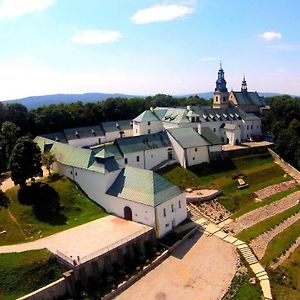 Karczowka Klasztor Bed and Breakfast Kielce Exterior photo