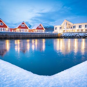 Senja Fjordhotell And Apartments Stonglandseidet Exterior photo