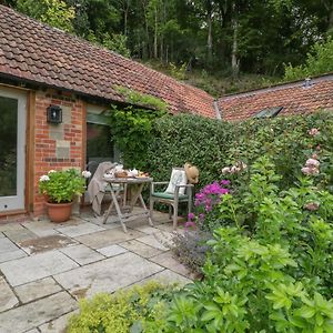 Cow Drove Cottage Salisbury Exterior photo