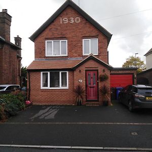 24 Fairfield Road Bed and Breakfast Uttoxeter Exterior photo