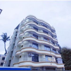 Daisy Residency Hotel Bombay Exterior photo