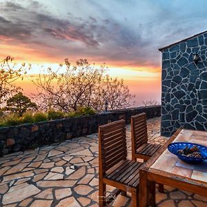 Sunset And Stars Stone House Pensionat Garafía Exterior photo