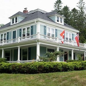 Alicion Bed & Breakfast Lunenburg Exterior photo