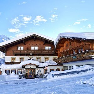 Alpengasthof Pichler Hotel Sankt Veit in Defereggen Exterior photo