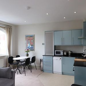 Stylish Light-Filled 1 Bedroom Flat In Hammersmith London Exterior photo