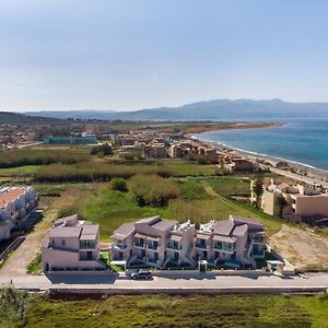 Aegean Breeze Luxury Apartments Next To The Sea Maleme Exterior photo