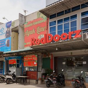 Reddoorz Near Plaza Botania 1 Batam Hotel Exterior photo