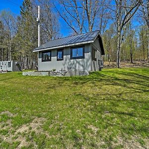 Cozy Hillside Retreat With Bbq, Fire Pit, And Trails! Lejlighed Milford Exterior photo