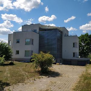 Laheveere Lejlighed Värska Exterior photo