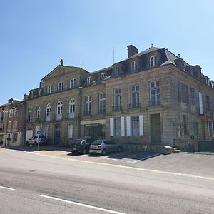 Le Chateau Hotel Châteauponsac Exterior photo