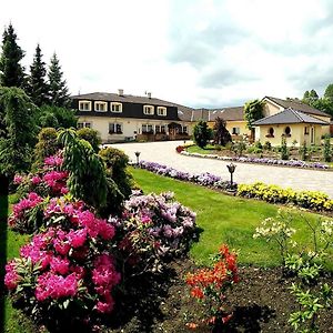 Penzion Lucs Hotel Heľpa Exterior photo