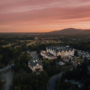 Hotel Château-Bromont Exterior photo