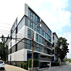Fullrich Residence Bangkok Exterior photo