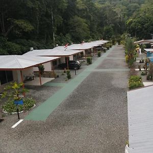 Puerto Vargas Lodge Cahuita Exterior photo