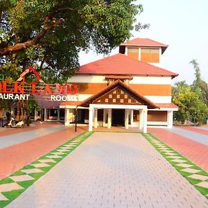 Ktdc Folk Land, Parassinikadavu Hotel Pāppinisseri Exterior photo