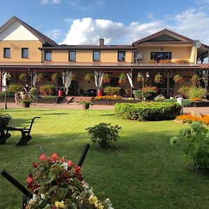 Stajnia Pod Debem Bed and Breakfast Starachowice Exterior photo