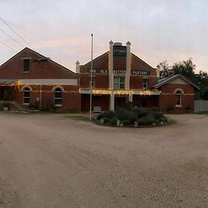 The Old Butter Factory At Springhurst Estate Bed and Breakfast Exterior photo