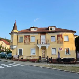 Penzion Jecminek Hotel Luhačovice Exterior photo