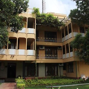 Oyo 318 Pillaiyar Inn Jaffna Exterior photo