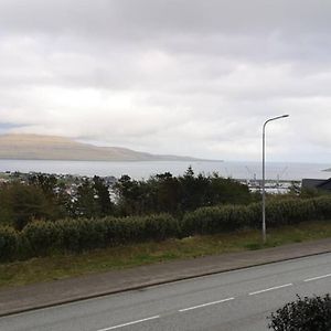 Large Apartment With Fabulous View Of Tórshavn Exterior photo