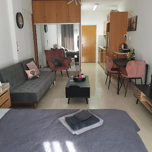 Flat111-Adults Only Lejlighed Limassol Exterior photo
