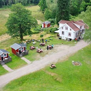 Bjoersjoeas Vildmark - Room In The Main House Olofstorp Exterior photo