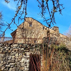 Chambre Ou Gite Dans Une Maison De Montagne - De Suzon A Zelie Lejlighed Entraigues  Exterior photo