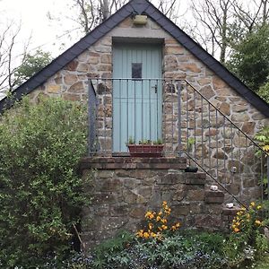 Cozy Camborne Studio Retreat With Two Single Beds Lejlighed Exterior photo