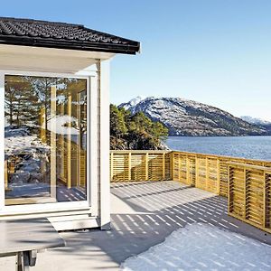 Lovely Home In Flor With Wifi Florø Exterior photo