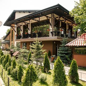 Near The Lake Hotel Lviv Exterior photo