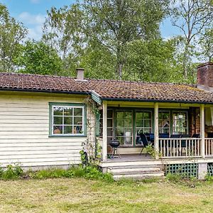 3 Bedroom Lovely Home In Bredaryd Exterior photo