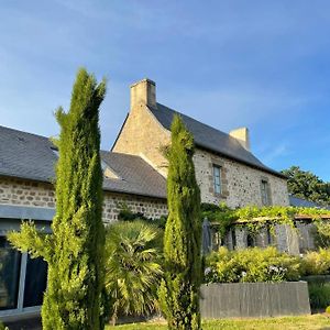 Manoir De La Nogrie - Chambre De Charme Avec Acces Privatif - Piscine Chauffee Sur Domaine 5 Etoiles Bed and Breakfast Val-d'Ize Exterior photo