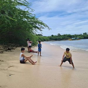 Calatagan'S Bahay Kubo - With Beach Access Hotel Exterior photo