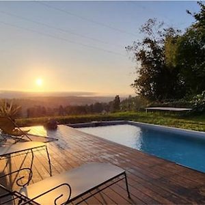 Villa Avec Piscine Et Vue Admirable Sur La Nature Saint-Romain-au-Mont-D'or Exterior photo