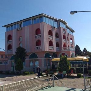 Hotel Meteor Shkodër Exterior photo