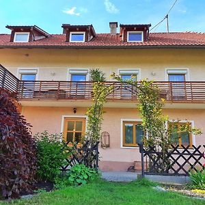 Apartment Fischer Mit Privatstrand Steindorf am Ossiacher See Exterior photo