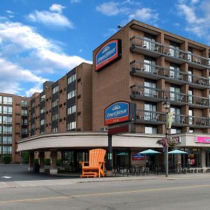 Howard Johnson Plaza By Wyndham By The Falls Niagara Falls Hotel Exterior photo