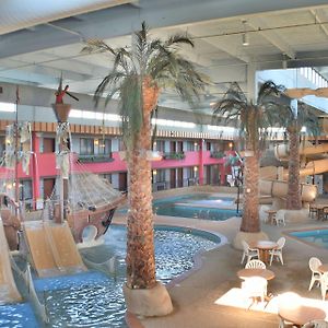 Ramada By Wyndham Sioux Falls Airport - Waterpark Resort & Event Center Exterior photo