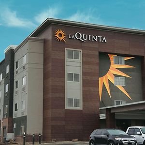 La Quinta By Wyndham Wichita Airport Hotel Exterior photo